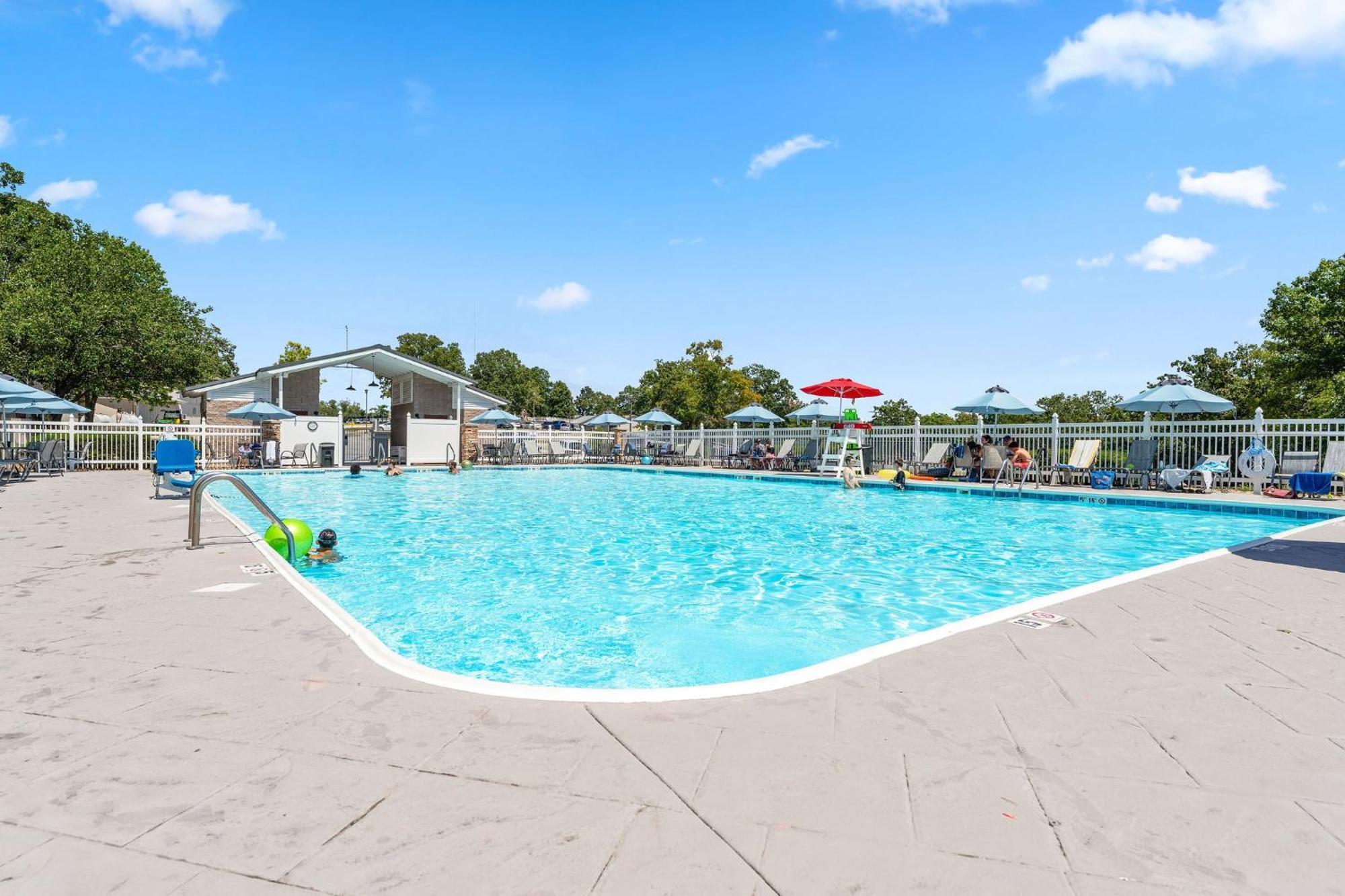 Cozy Top Floor 2Br Condo With View And Amenities!! Бренсон Екстер'єр фото